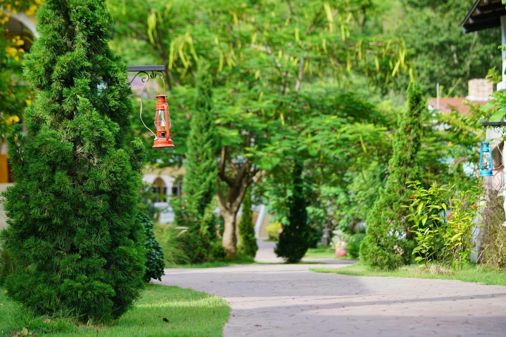 Stamp Hills Resort Suan Phueng Exterior photo